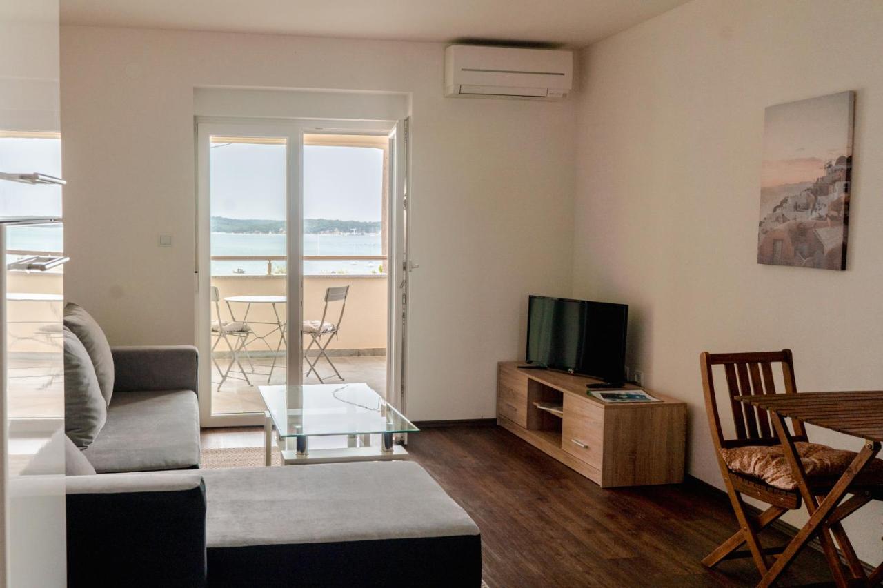 Villa Livi - Luxury Sea View Appartments 梅杜林 外观 照片